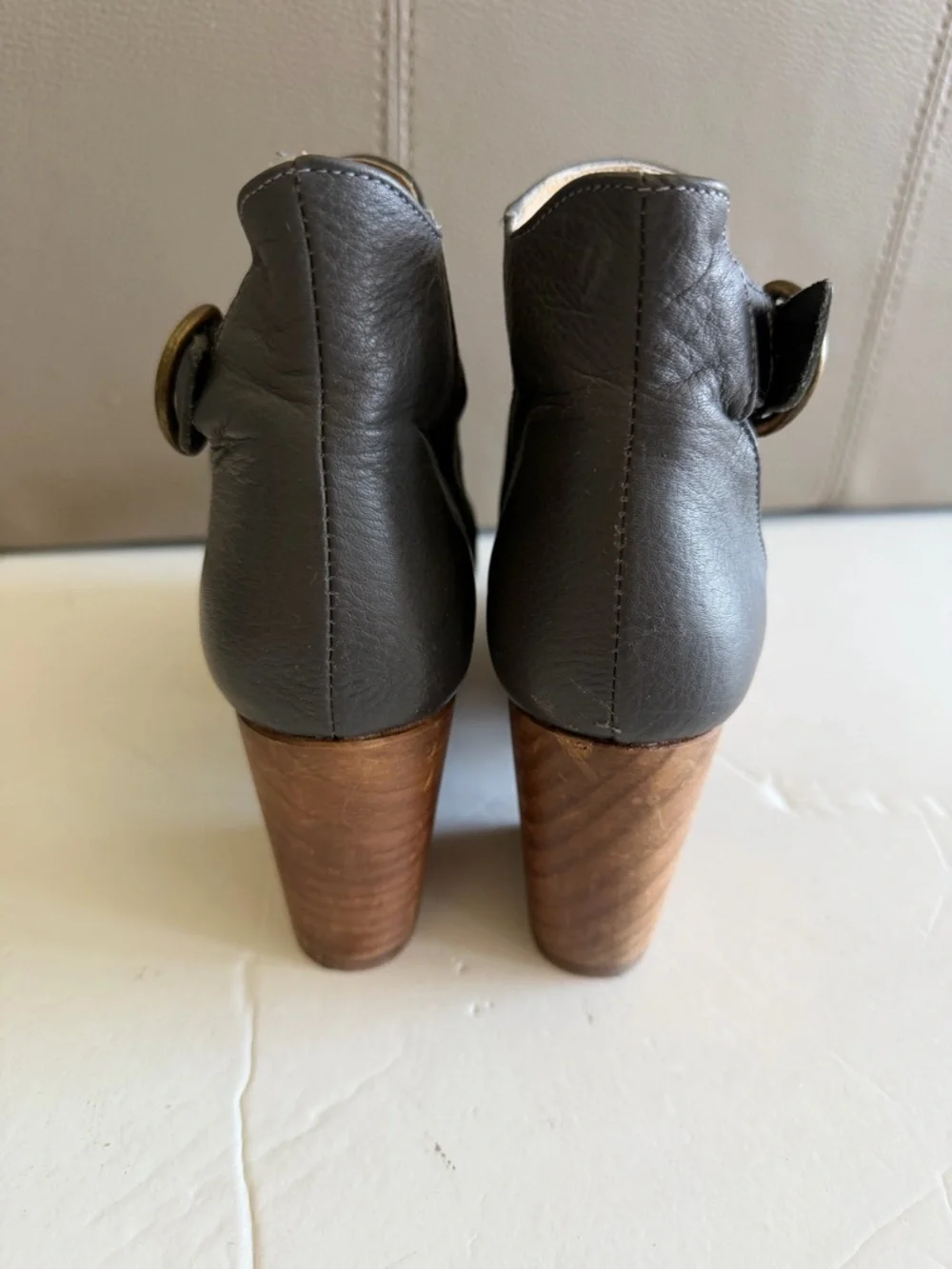 Free People Suri Platform Heeled Clogs Charcoal Gray Leather Sz 37